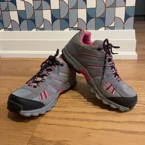 Columbia hiking shoes